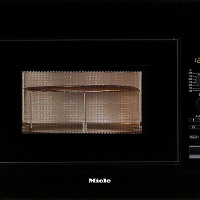Микроволновая печь M8261-2 черная